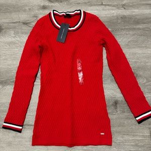 Tommy red sweater